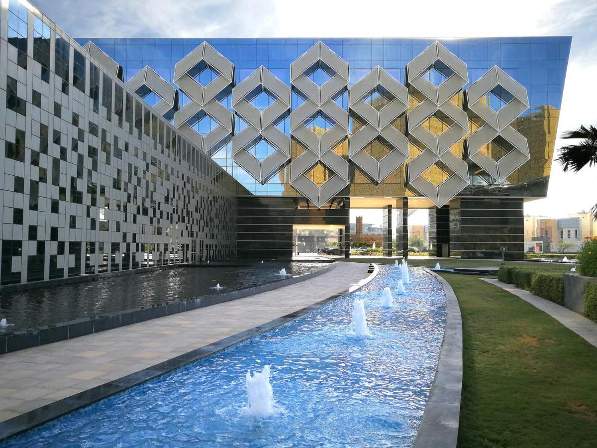크라운 플라자 리야드 Rdc 호텔 앤 컨벤션 외부 사진 The Sheikh Zayed House