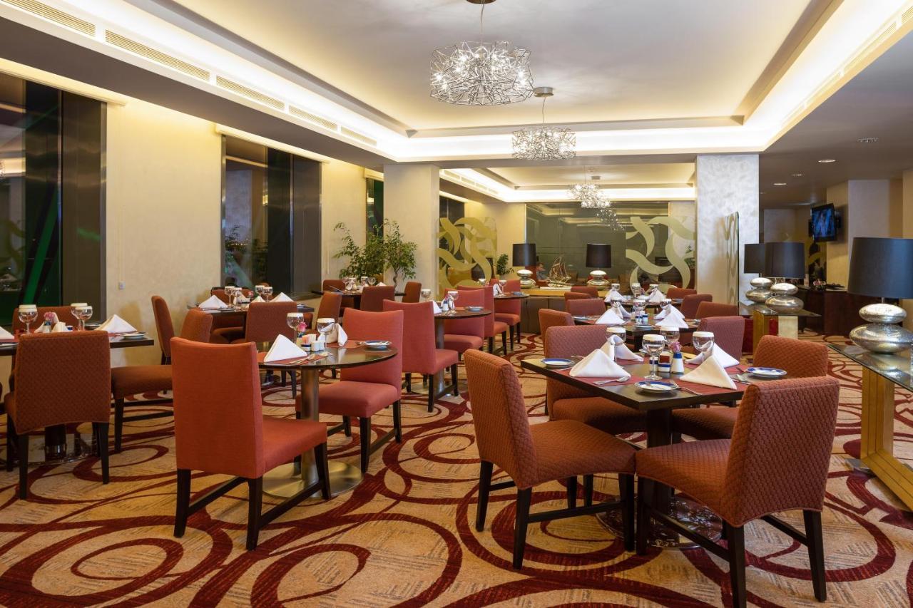 크라운 플라자 리야드 Rdc 호텔 앤 컨벤션 객실 사진 The restaurant