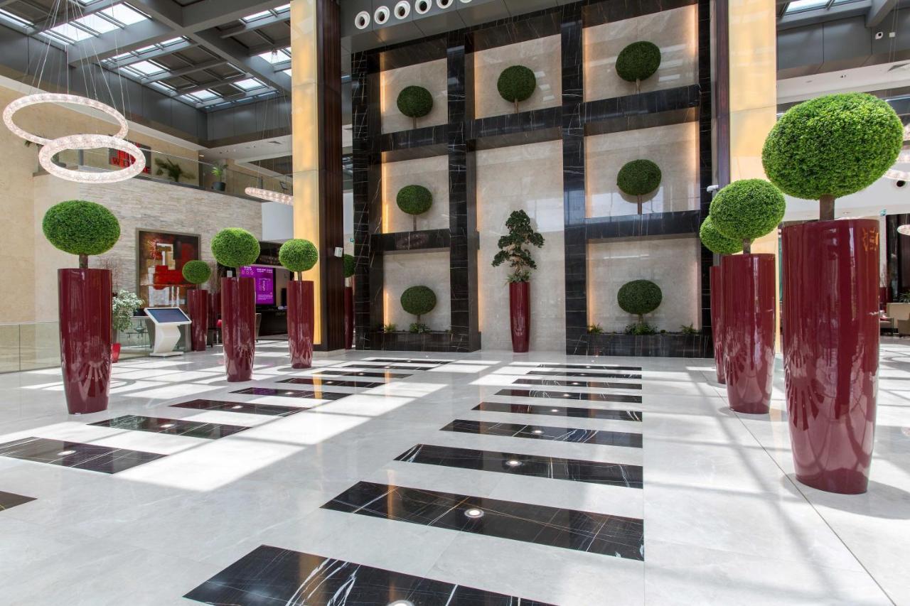크라운 플라자 리야드 Rdc 호텔 앤 컨벤션 외부 사진 Interior of the hotel